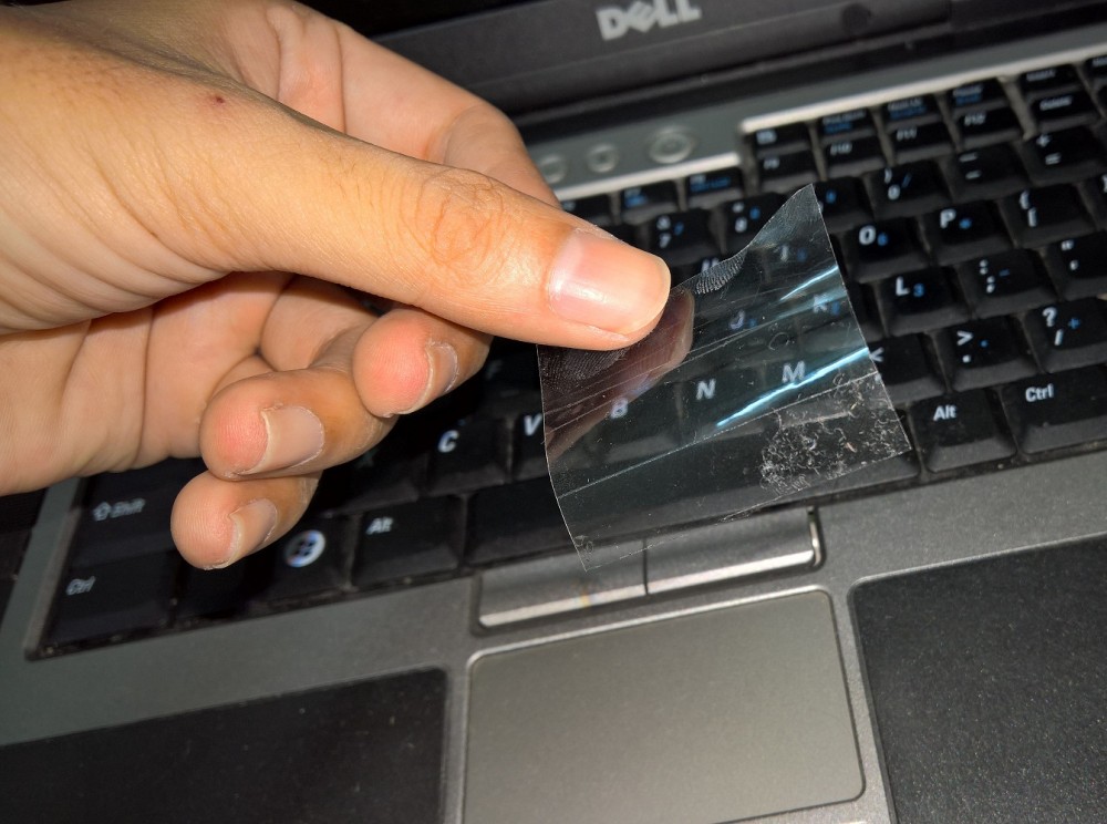 Cách vệ sinh bàn phím laptop tại nhà đơn giản dễ làm - 1